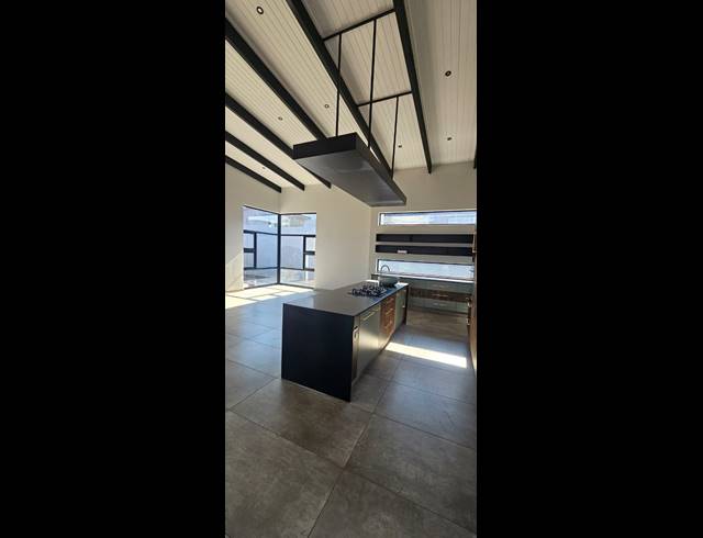 3 BEDROOM FREESTANDING FOR SALE IN CASHAN